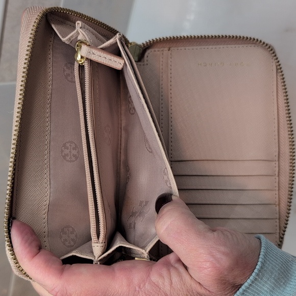 Tory Burch Blush Saffiano Leather Zip Around Wristlet Wallet - Picture 8 of 9